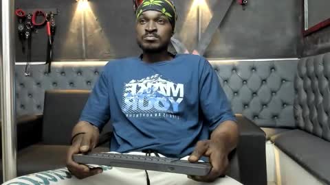 terranze_z online show from 02/08/26, 08:01