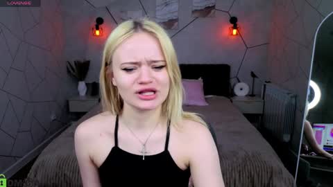 Tessa online show from 04/03/26, 09:18