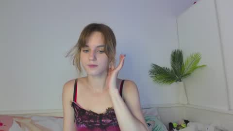 Snapshot of tessa_shy_ chatting on 06/30/26, 05:47 tessa_shy_ online show from 06/30/26, 05:47