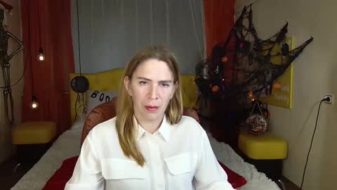 Snapshot of tessadaybreak chatting on 10/15/25, 08:03 tessadaybreak online show from 10/15/25, 08:03