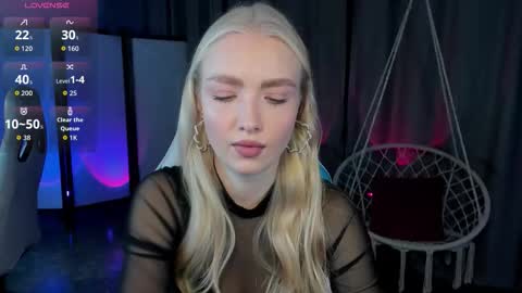 TessaHamilton online show from 11/30/25, 08:18