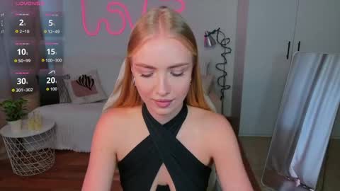 Snapshot of tessahamilton chatting on 05/21/26, 11:28 TessaHamilton online show from 05/21/26, 11:28