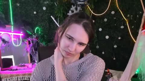 Tessa online show from 12/17/25, 09:15