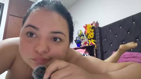 Snapshot of tessayleo_13 chatting on 06/19/26, 01:59 tessa y leo online show from 06/19/26, 01:59