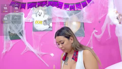 Snapshot of testingdaddyy chatting on 10/22/25, 12:27  Madisson  online show from 10/22/25, 12:27