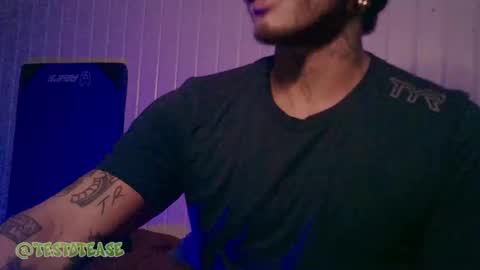 Milo online show from 09/26/25, 04:27