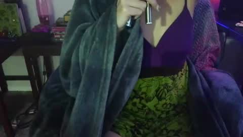 tetherbelle online show from 12/17/25, 10:38