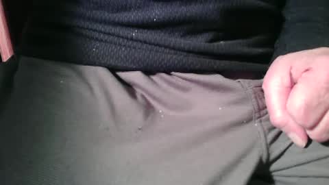 Snapshot of texan2020 chatting on 12/23/24, 05:22 texan2020 online show from 12/23/24, 05:22