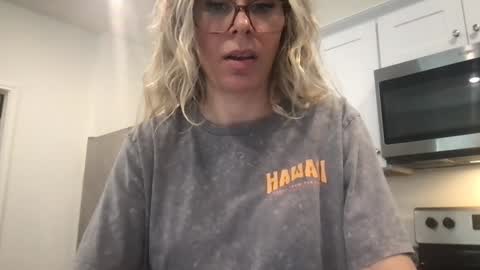 Daphne Summers online show from 10/28/25, 04:31