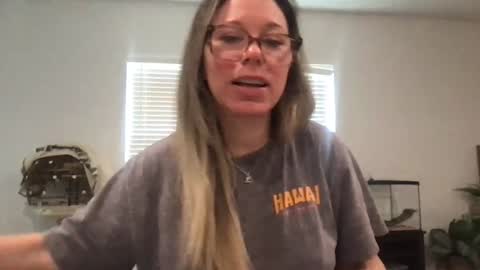 Snapshot of texas_blonde chatting on 04/24/26, 03:36 Daphne Summers online show from 04/24/26, 03:36