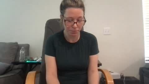 Snapshot of texas_blonde chatting on 05/28/26, 04:15 Daphne Summers online show from 05/28/26, 04:15