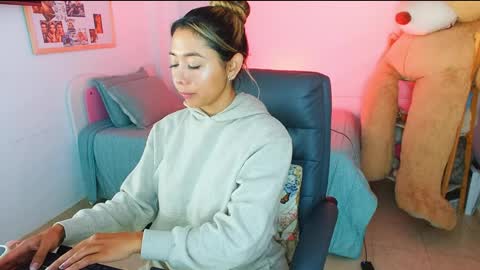 texas_curvykitten online show from 04/12/26, 09:47