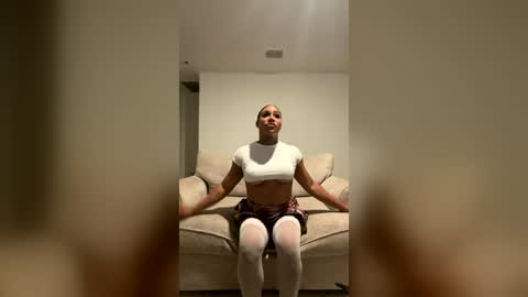 SELENE SANTOS online show from 07/22/26, 04:15