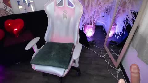 teylo_80as online show from 04/18/26, 07:07