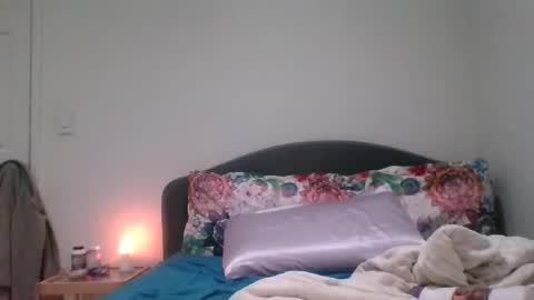 Snapshot of tfeather0532 chatting on 02/01/26, 01:37 Tessa online show from 02/01/26, 01:37