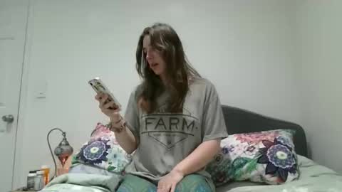 Snapshot of tfeather0532 chatting on 03/03/26, 03:23 Tessa online show from 03/03/26, 03:23