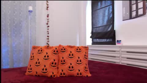 Ana online show from 10/24/25, 03:14