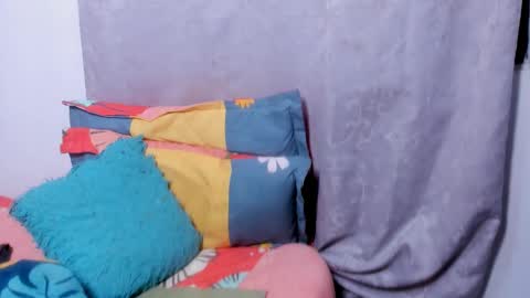 thaimy_ online show from 11/13/25, 01:59