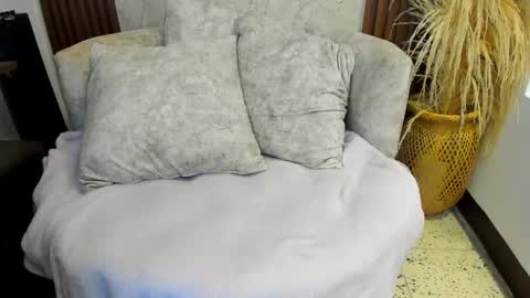 Sweet Thais  online show from 11/01/25, 12:29