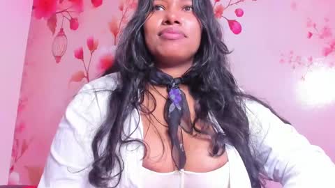 Snapshot of thais_waldrof chatting on 02/11/25, 05:37 Andreina online show from 02/11/25, 05:37