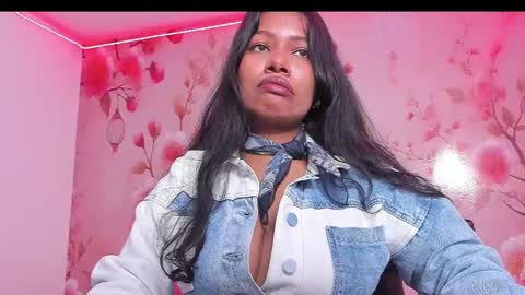 Snapshot of thais_waldrof chatting on 02/20/25, 02:07 Andreina online show from 02/20/25, 02:07