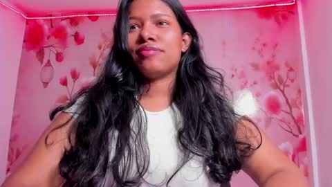 Snapshot of thais_waldrof chatting on 02/27/25, 03:58 Andreina online show from 02/27/25, 03:58