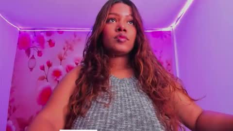 Snapshot of thais_waldrof chatting on 09/14/25, 03:16 Andreina online show from 09/14/25, 03:16