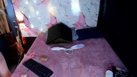       online show from 06/06/26, 01:21