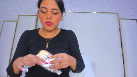 Snapshot of thalia888_ chatting on 11/15/25, 07:10 thalia888_ online show from 11/15/25, 07:10