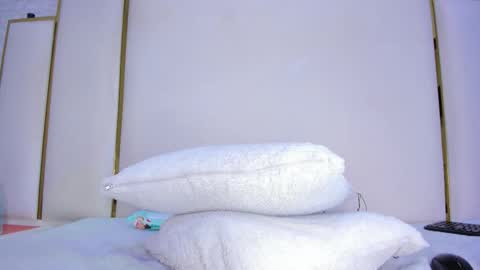 Snapshot of thalia888_ chatting on 12/18/25, 09:21 thalia888_ online show from 12/18/25, 09:21