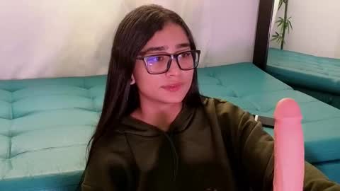 thalia  online show from 12/09/24, 03:22