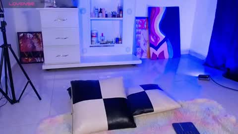 thalia  online show from 10/14/25, 11:22