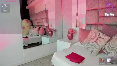Thalia Nichols online show from 06/08/26, 08:20