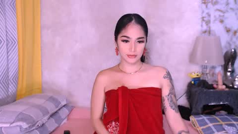 Snapshot of thalia_venture chatting on 02/11/25, 12:27 Thalia online show from 02/11/25, 12:27