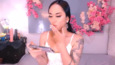 Snapshot of thalia_venture chatting on 10/08/25, 12:14 Thalia online show from 10/08/25, 12:14