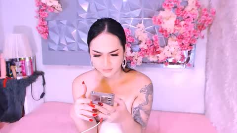 Snapshot of thalia_venture chatting on 12/22/25, 12:46 Thalia online show from 12/22/25, 12:46