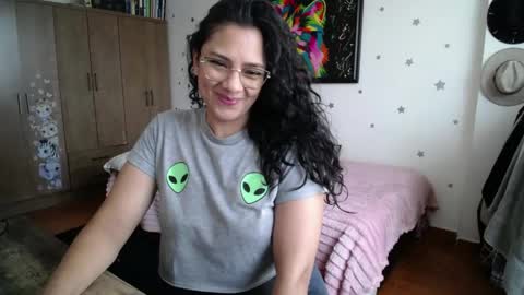 Snapshot of thaliacooper chatting on 05/18/26, 06:14 online show from 05/18/26, 06:14