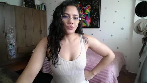 Snapshot of thaliacooper chatting on 06/03/26, 05:18 online show from 06/03/26, 05:18