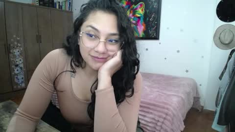 Snapshot of thaliacooper chatting on 06/06/26, 09:52 online show from 06/06/26, 09:52