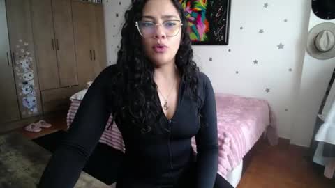 Snapshot of thaliacooper chatting on 06/12/26, 04:39 online show from 06/12/26, 04:39