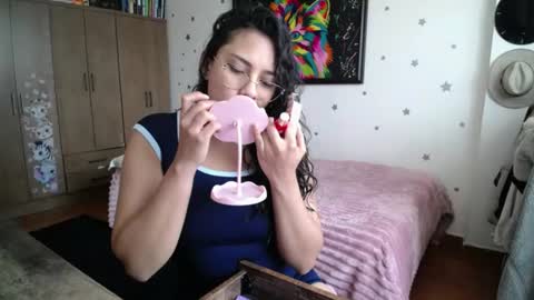 Snapshot of thaliacooper chatting on 07/31/26, 05:01 online show from 07/31/26, 05:01