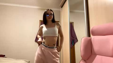 Yumi online show from 03/03/26, 03:18