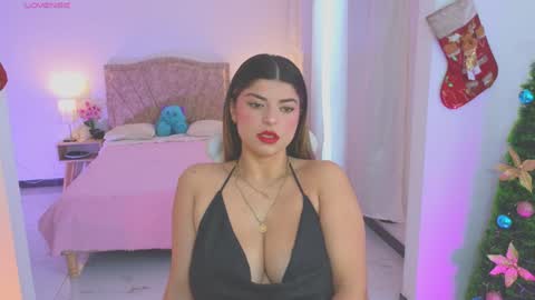 Snapshot of thamy_stark chatting on 12/16/24, 03:43 Thamara online show from 12/16/24, 03:43