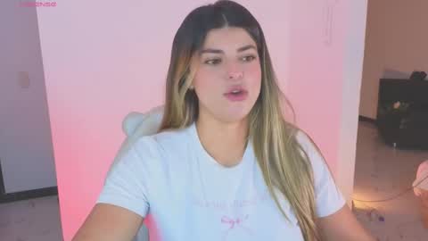 Snapshot of thamy_stark chatting on 09/09/25, 02:16 Thamara online show from 09/09/25, 02:16