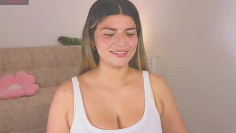Snapshot of thamy_stark chatting on 06/09/26, 05:46 Thamara online show from 06/09/26, 05:46