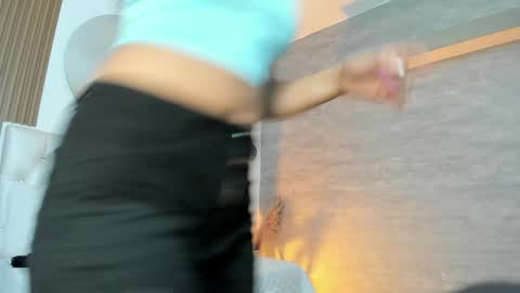 Snapshot of thararouse chatting on 01/21/25, 12:18 Thara Rouse online show from 01/21/25, 12:18