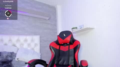 Snapshot of thararouse chatting on 02/25/25, 03:38 Thara Rouse online show from 02/25/25, 03:38