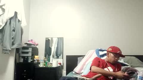 thataznguy303 online show from 10/28/25, 03:21