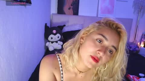 Snapshot of thatgirl2003 chatting on 05/11/26, 10:32 online show from 05/11/26, 10:32
