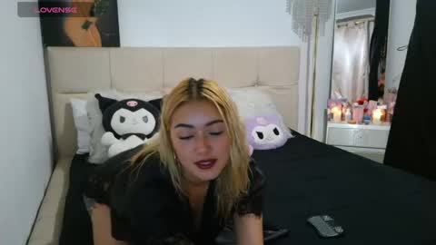 Snapshot of thatgirl2003 chatting on 06/04/26, 12:00 online show from 06/04/26, 12:00
